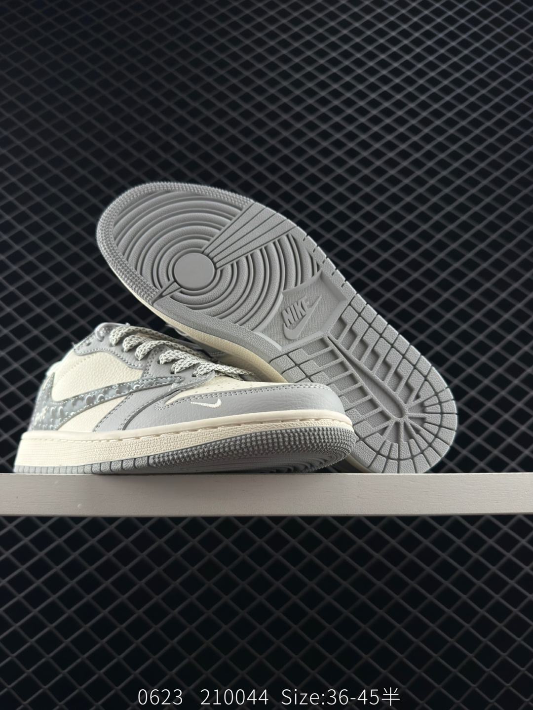 Nike Air Jordan 1 x Travis Scott AJ1